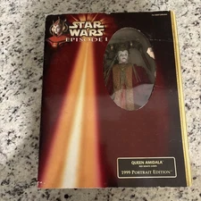 Hasbro Star Wars Queen Amidala Red Senate Gown Doll 1999 Action Figure