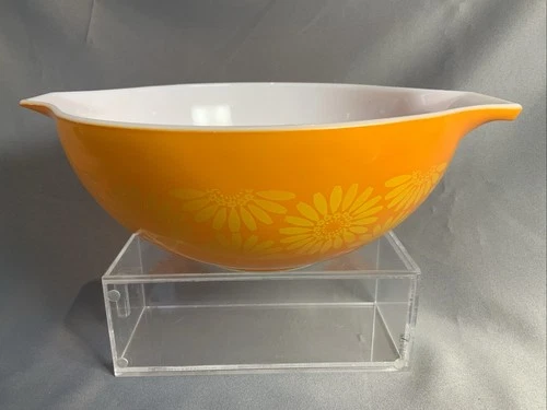 VTG Pyrex Sunflower/Daisy Orange Yellow #444  Cinderella 4 Qt. Mixing Bowl