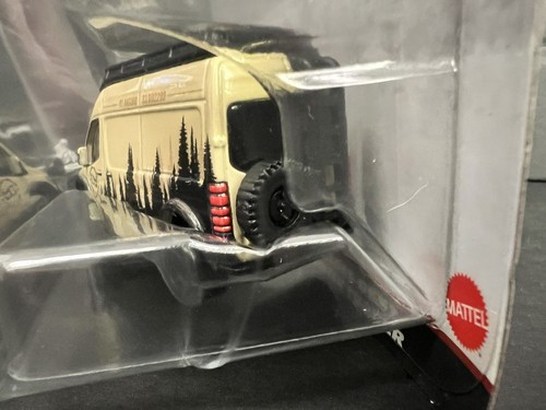 2024 Hot Wheels Car Culture 2 Pack Toyota Land Cruiser Prado & Mercedes Sprinter - Picture 8 of 12