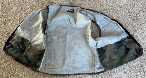 SafTbak Woodland Camo Fishing /Hunting Vest Made in USA Men’s size L Wool Patch - Picture 6 of 13