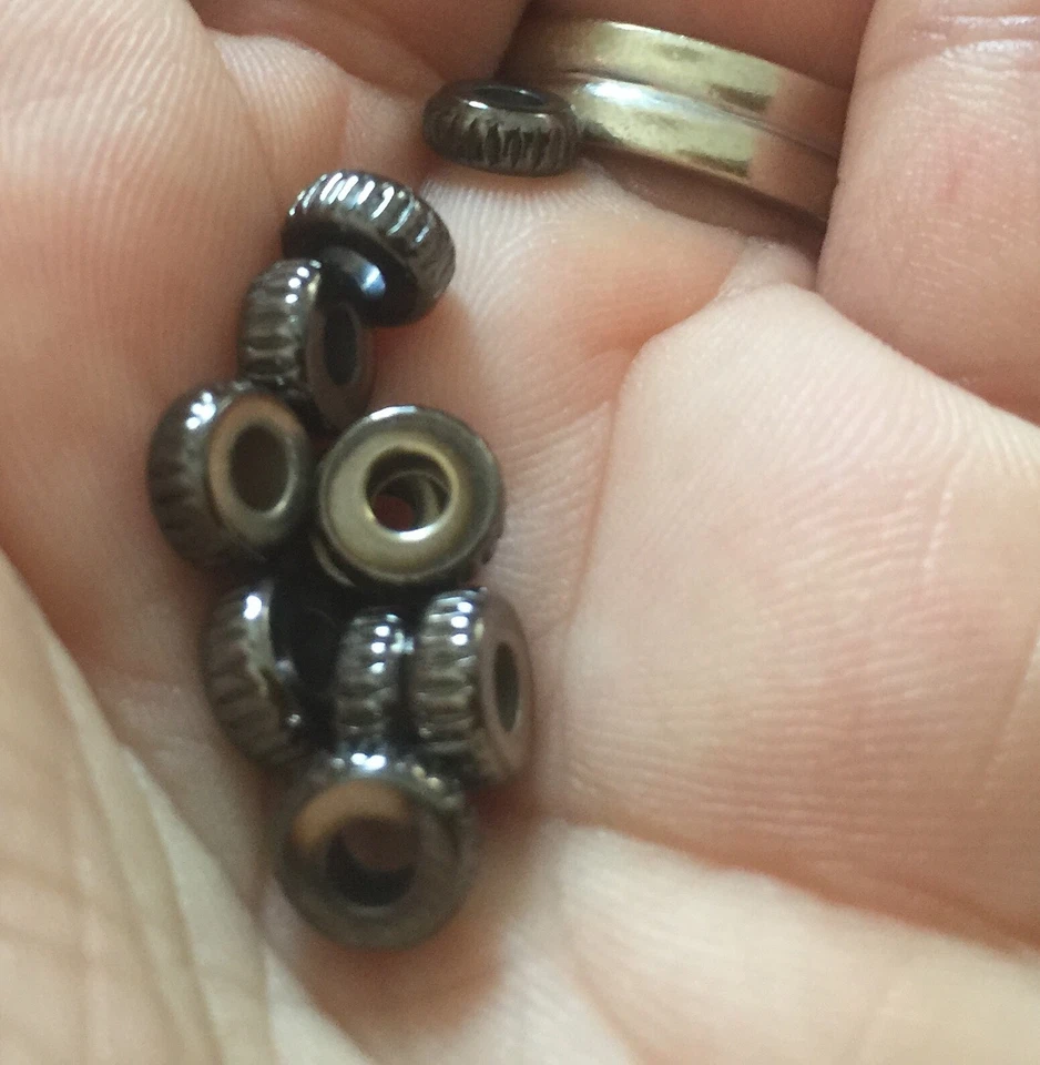 Apilador Pi vintage M. Haskell Gunmetal Hematita metal borde acanalado Rondell Foto 4 de 4