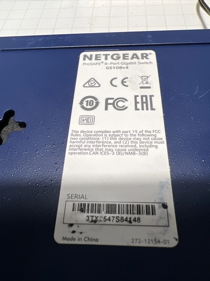 NETGEAR GS108 ProSafe 8 Port Gigabit Ethernet Switch & tp-link 5 Port Switch V4 - Image 4 of 4