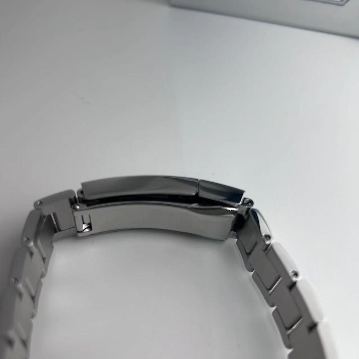 Laarvee PEA001 Classic Watch Silver Precision Steel Green Laarvee PEA001 Classic Watch Silver Precision Steel Green