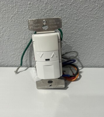 Eaton Occupancy Sensor With 0-10V Dimming VS10D7 White