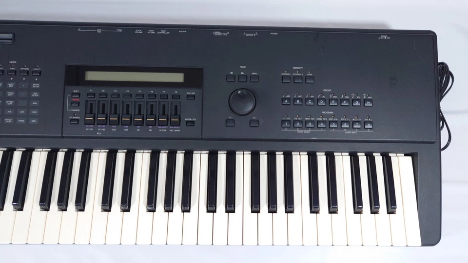Yamaha SY85 61keys Digital Synthesizer Keyboard Made in Japan - Image 3 of 4