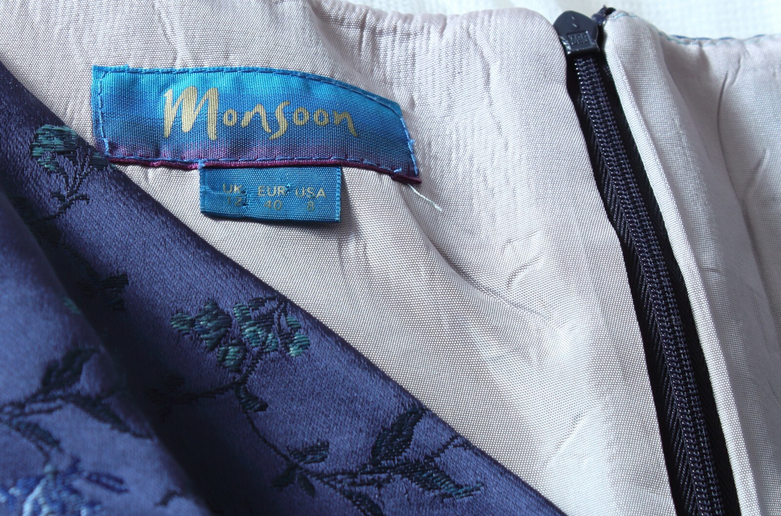 Ladies beautiful fitted  dress by Monsoon . size 12 . image 3