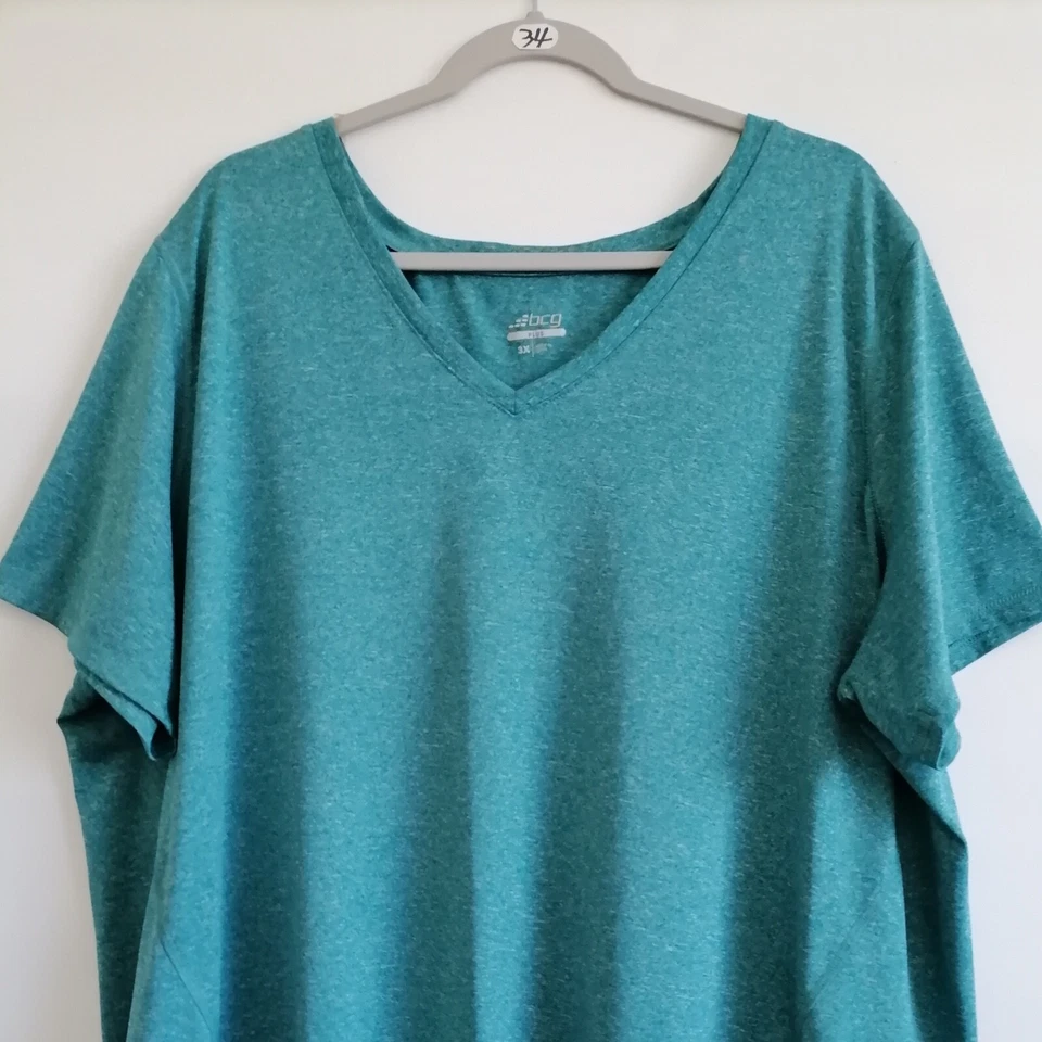 Camiseta BCG Feminina Verde-azulada Bainha Alta Baixa Casual Manga Curta Plus Size 3X - Imagem 3 de 4