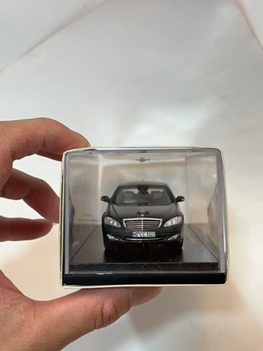 1:43 Scale Spark Mercedes Benz W221 S-Class 2005 Black Resin Model Car - Picture 1 of 21