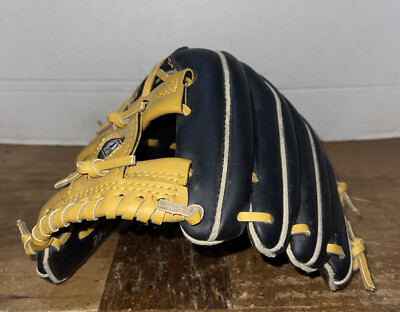 Franklin 11'' Baseball Glove - Right Hand Throw  - FIELDMASTER SERIES - 22605 -