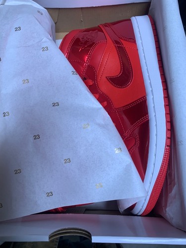 Size 7 - Air Jordan 1 SE Mid University Red Pomegranate W - Picture 1 of 5