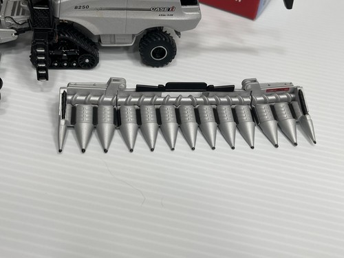 1/64 Scale - ERTL Case IH 8250 Combine (2020 Farm Show Special Silver Edition) - Picture 2 of 15