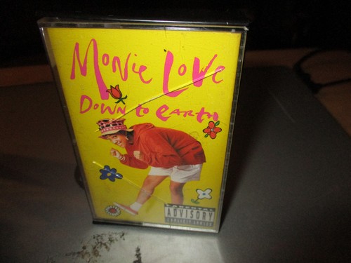 MONIE LOVE - DOWN TO EARTH - HIP HOP CASSETTE WARNER BROS. - Bild 1 von 3