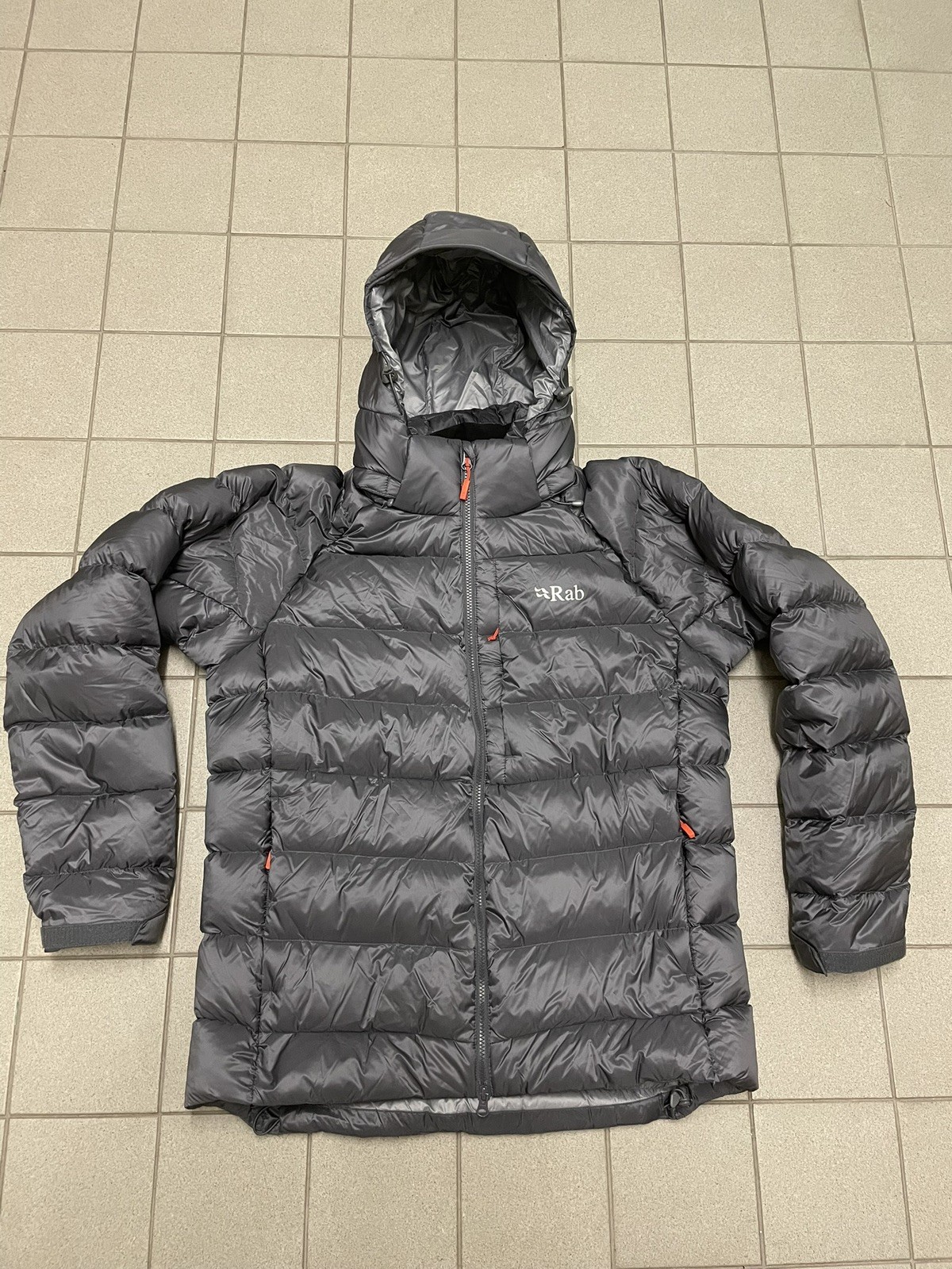 Chaqueta de plumón Rab Axion Pro, gris para hombre (L), nueva sin etiquetas, precio de venta sugerido por el fabricante 270 GBP en perfecto estado