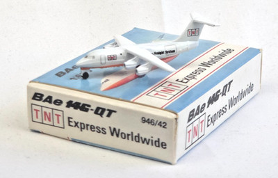 Schabak 946/42 BAe 146 QT TNT Express Worldwide vintage -032-