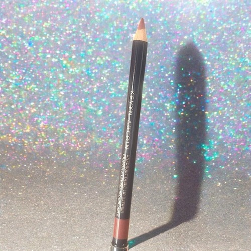 Kevyn Aucoin Unforgettable Lip Definer Pencil in Minimal 0.037 Oz NEW IN BOX - Picture 12 of 24