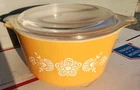 Vintage PYREX Butterfly Flower Gold Bowl Casserole Dish With Lid #473 - 1 quart⚪