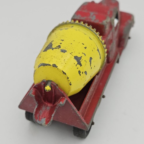 Camion miscelatore cemento pressofuso vintage TootsieToy rosso e giallo Chicago 24 P-10290 - Foto 11 di 15