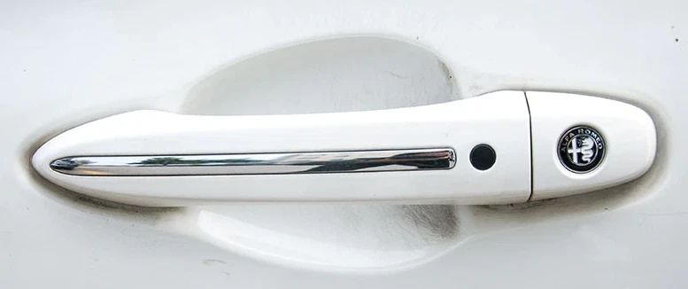 2件装汽车门锁眼保护黑色贴纸适用于阿尔法罗密欧Giulia Stelvio — 第 2/4 张图片