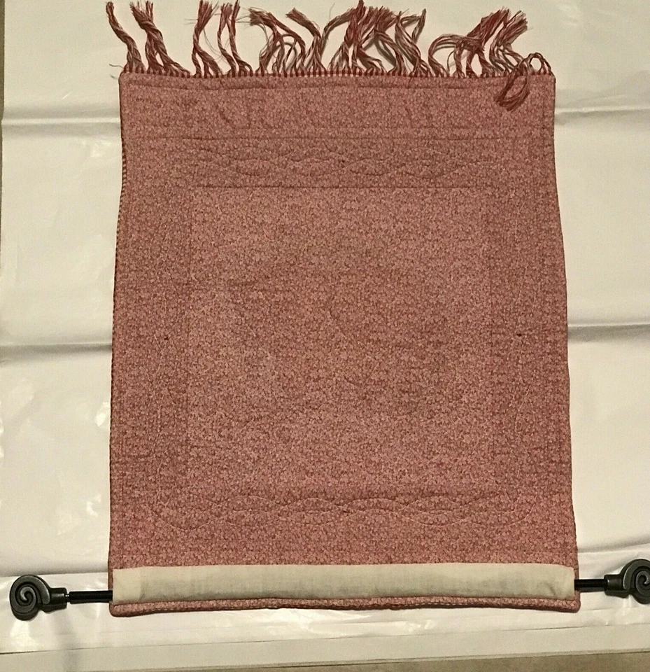 Colgante de pared acolchado vintage hecho a mano Holly Hobbie con poste de metal botones rojos Foto 4 de 4