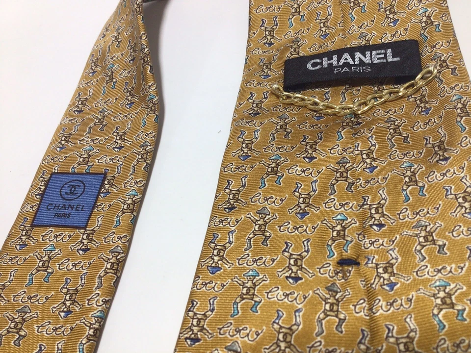 CHANEL PARIS  “ CC Logo COCO “ Signed Tie / Made In Italy - Image 4 of 4