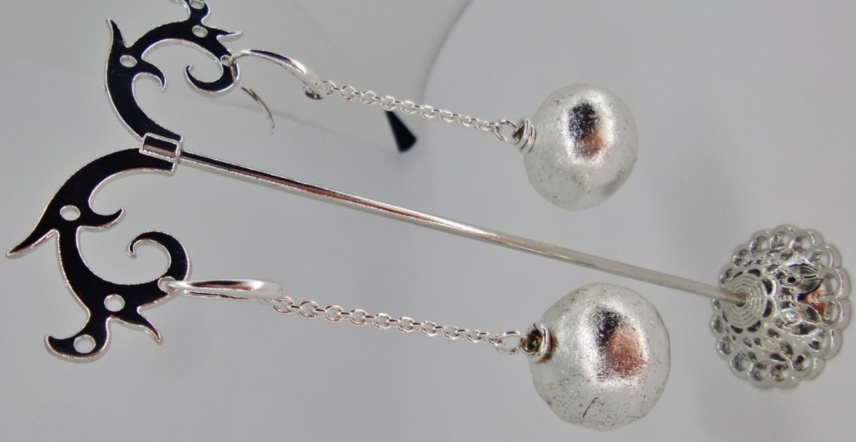 Boucles d'oreilles pendantes Amoureuse en laiton doré