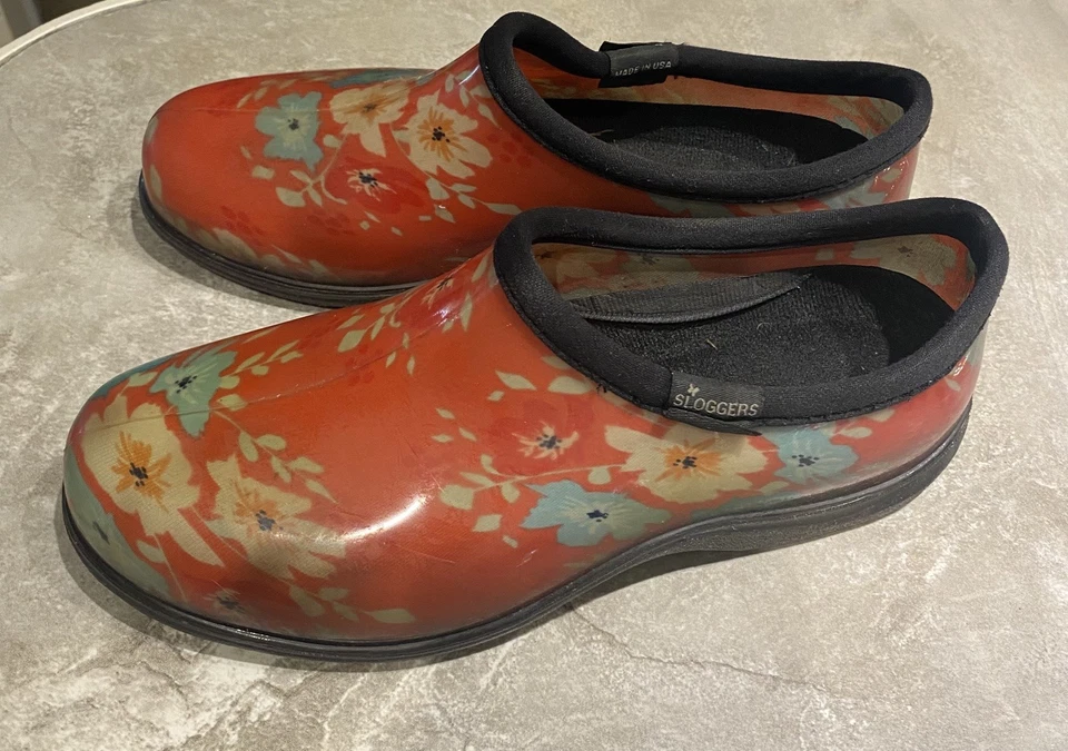 WO's SLOGGERS Women's Sz 8 rain garden mud slip on waterproof shoes red floral  - Image 2 of 4