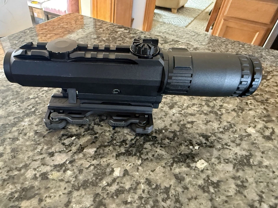 Montaje de mira telescópica Leupold Brazos de liberación rápida Montajes de palanca de tiro (descontinuado y raro) Foto 2 de 4