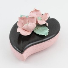 Vtg Leaf Shaped California Pottery Pink and Black Trinket Box W/ Applied Flowers