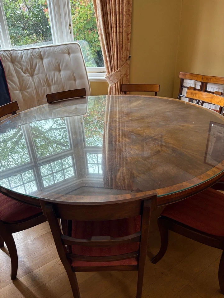 Round Table with Ten ChairsTennis, 71 1/2” Diameter …181.5 Cm .. With Glass Top - Image 2 of 4