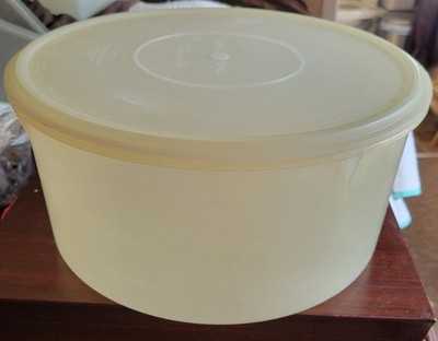 Vintage Tupperware 32 Cup Round Container Sheer 256 & Seal 224 12.75''×6''