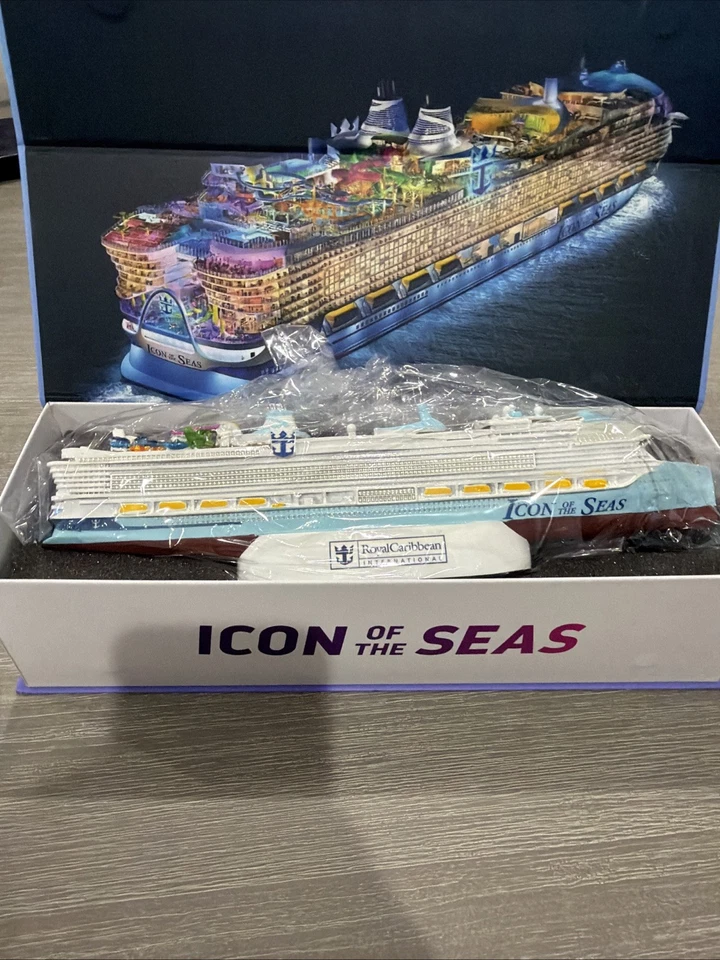NEW Royal Caribbean Icon of the Seas Cruise Official License Ship Model - Image 2 of 4