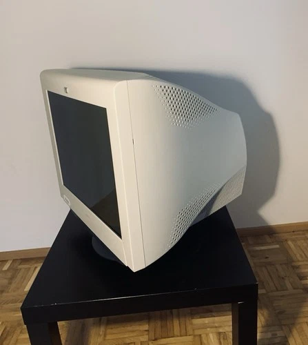 *Only 8k Hours* - HP P1130 CRT Monitor 130 kHz 0.24mm Dotpitch