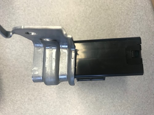 Toyota Prius 2017 módulo de asistencia al conductor 86572-52020 - Imagen 2 de 5