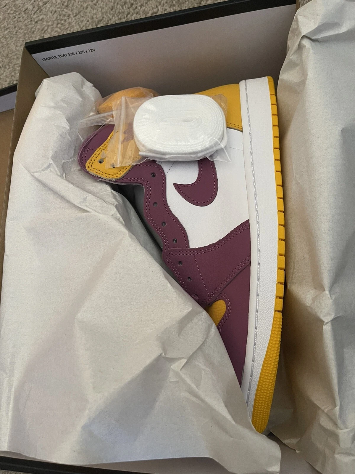 Taglia UK 9 5 Jordan 1 Retro High OG Brotherhood fondo di magazzino