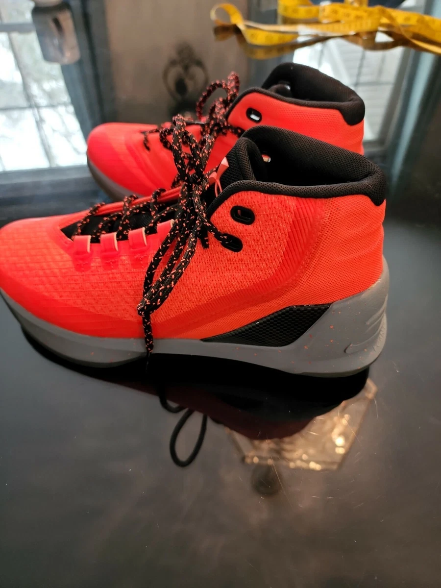 Curry 3 top black and orange