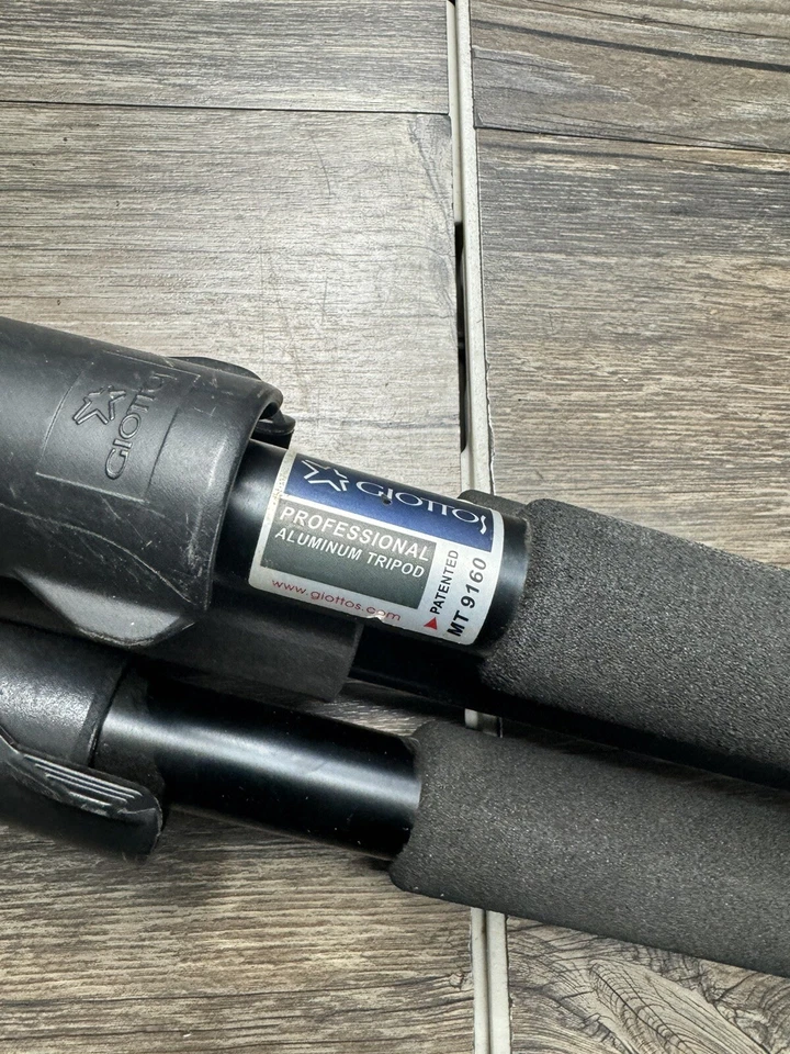 Giottos MT-9160 Aluminum Tripod Legs, Black, 3-Section, 23.6-63 in - Image 4 of 4