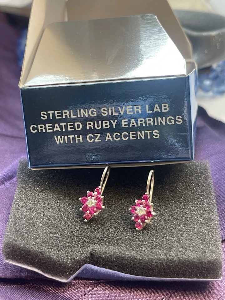 全新带盒 AVON 纯银实验室制作红宝石精致吊坠穿孔耳环 全新 — 第 4/4 张图片