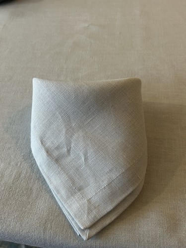 Linen Tablecloth And Napkins - Picture 4 of 7