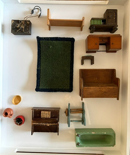 Mixed Lot Vintage/Antique Miniature Dollhouse Furniture & Dol Toi Piano