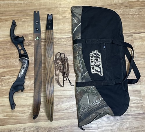 Mint Hoyt Buffalo Recurve Traditional Hunting Bow Left Hand, 50 Lb. Limbs&Case