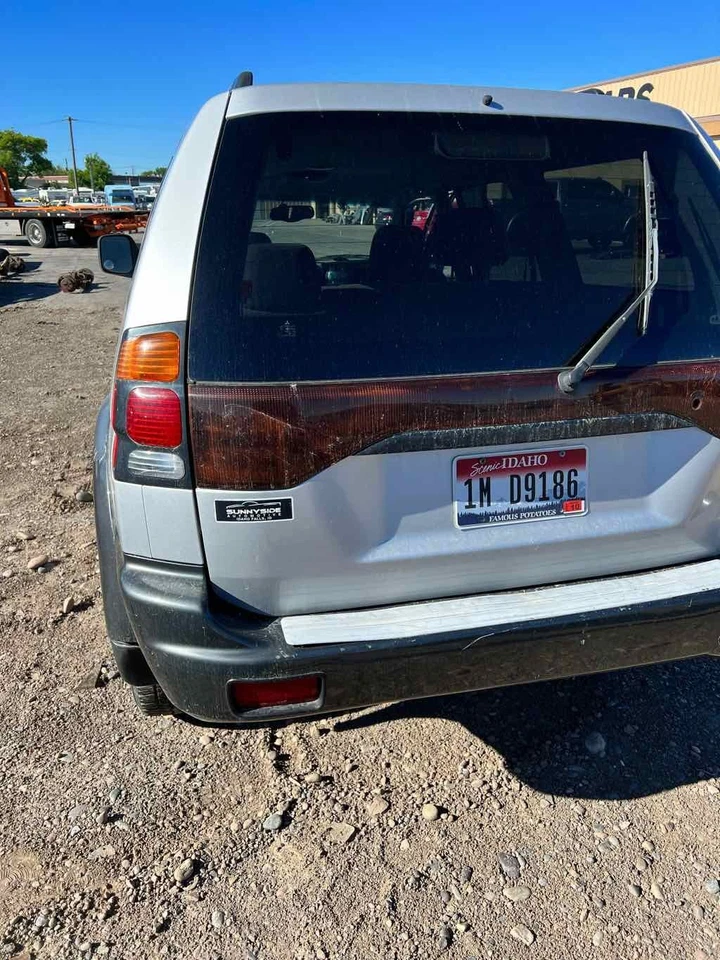 Used Rear Left Door Vent Glass Rear fits: 2002 Mitsubishi Montero sport w/privac Foto 4 de 4