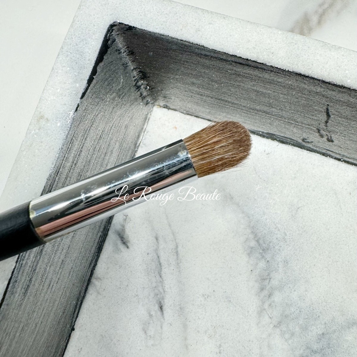 メイク道具・化粧小物 Dior BACKSTAGE BRUSHES COLLECTION Dior Backstage Contour Brush N°15 - Makeup Brushes | Dior US