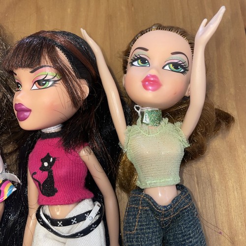 Bratz Lot Of 5 Dolls with Clothes and Shoes 2001 MGA Vintage READ - Picture 4 of 10