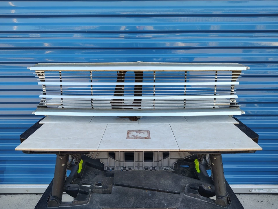 Ford Fairlane Ranchero Cobra 1969 parrilla central delantera con soporte de fábrica EE. UU./OEM  Foto 2 de 4