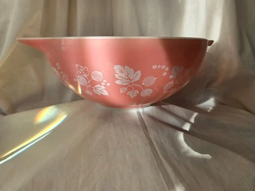 Pyrex Pink Gooseberry Cinderella Mixing Bowl 444 4QT Nesting Bowl Vintage EUC