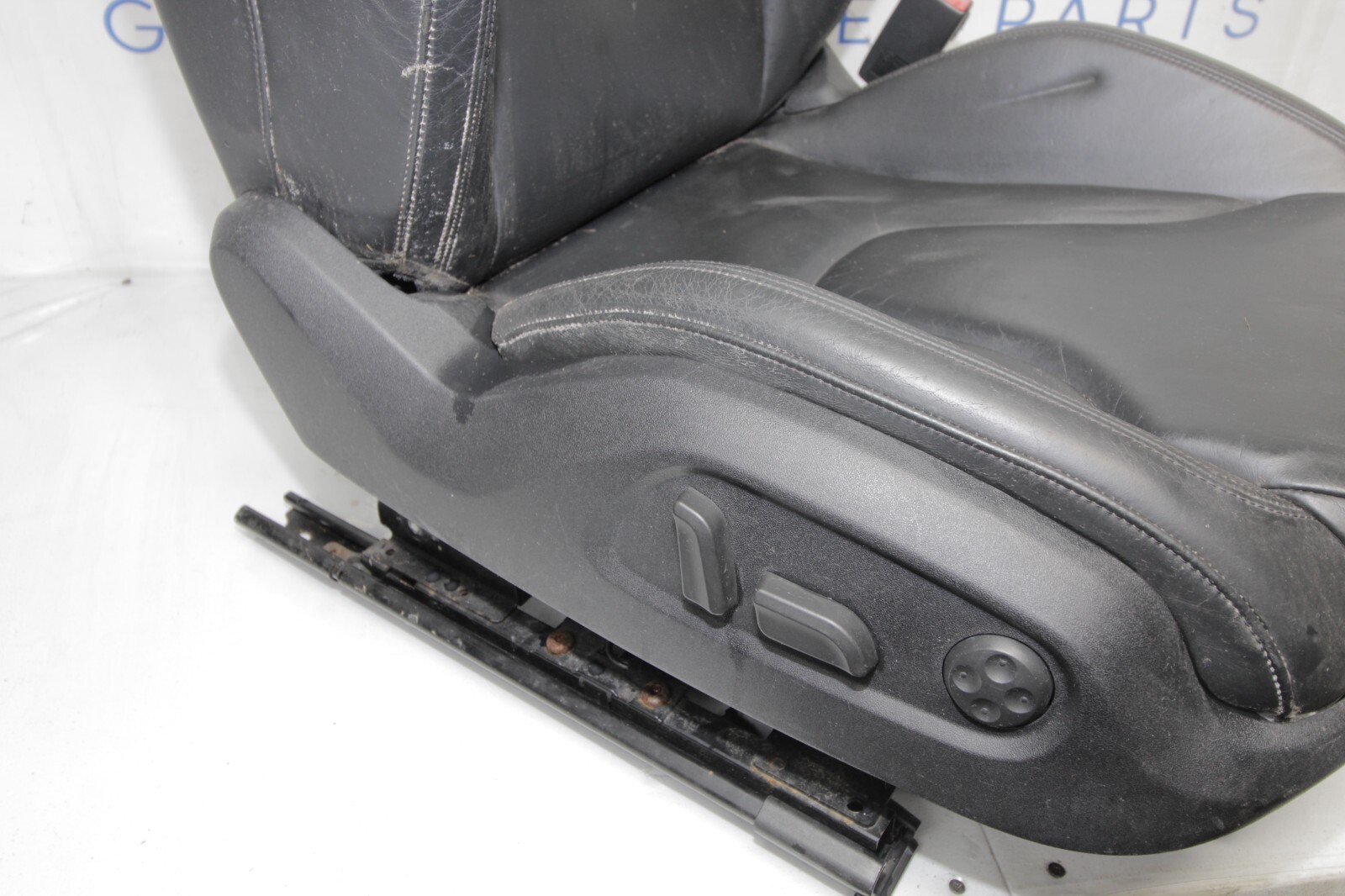 Audi R8 2008-2013 Right Seat Black