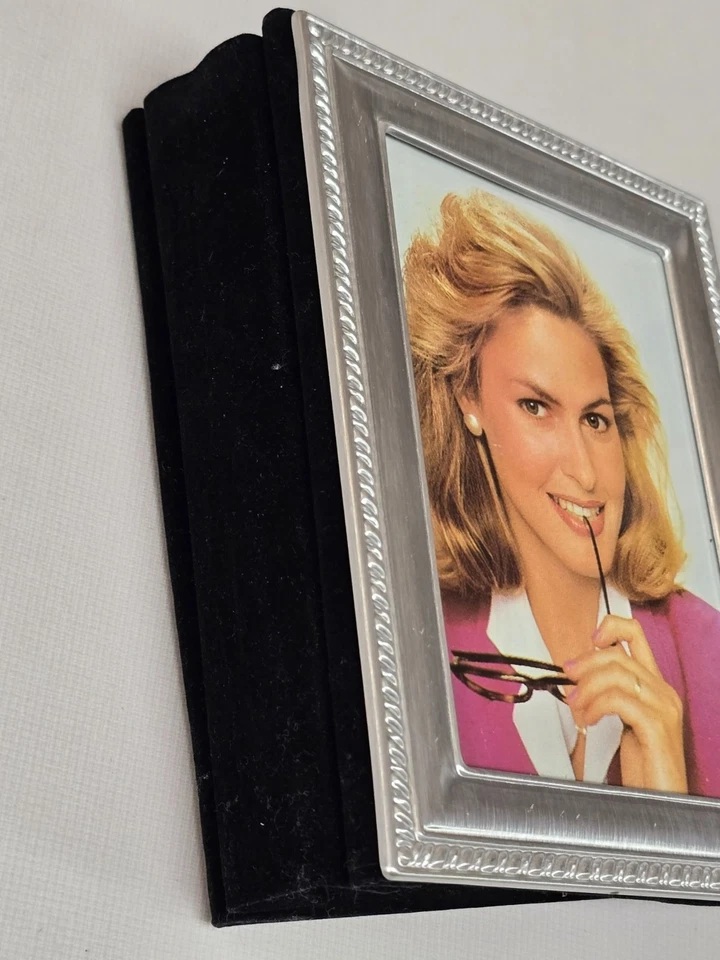 银色金属相册带天鹅绒背衬和塑料袖适用于 4x6 图片 — 第 3/4 张图片