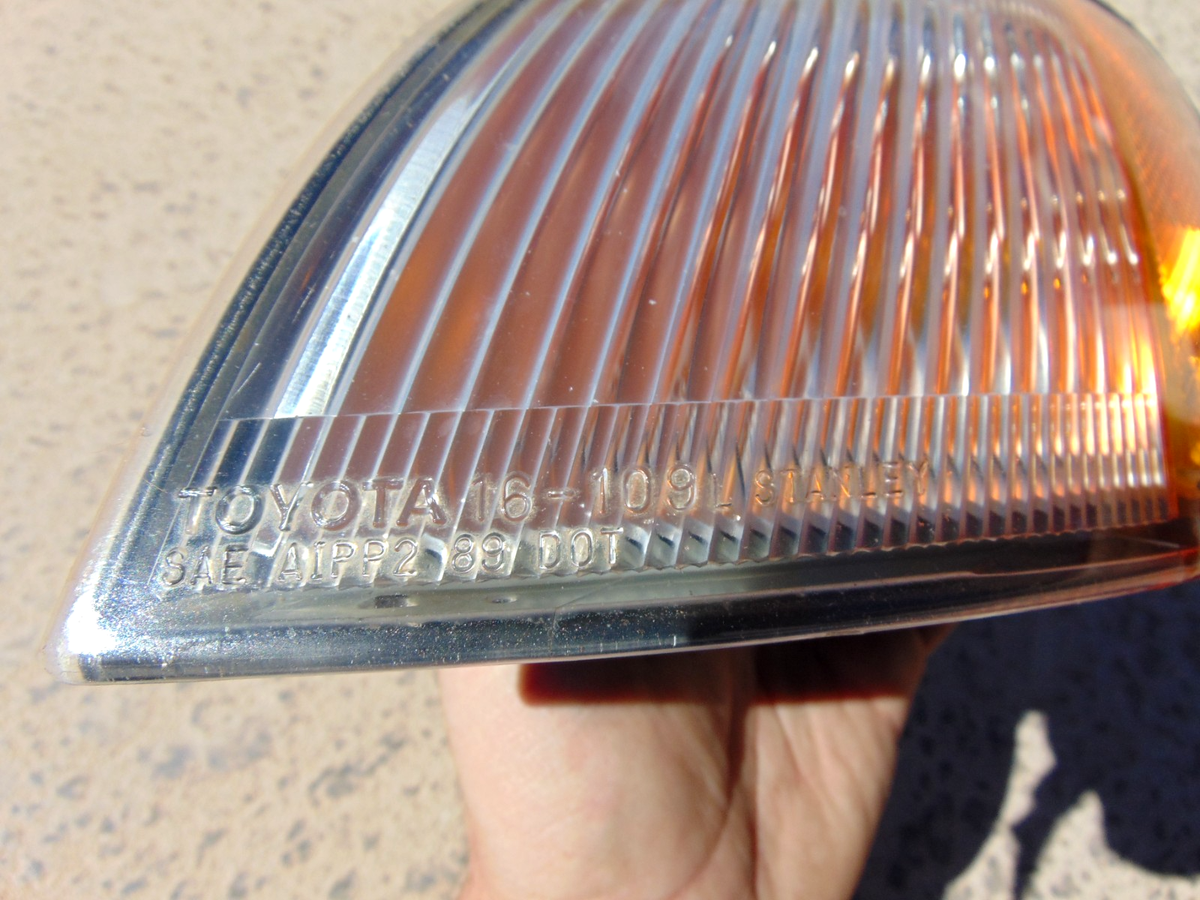 92-95 Toyota Paseo Corner Turn Signal Light Lamp Assembly LH