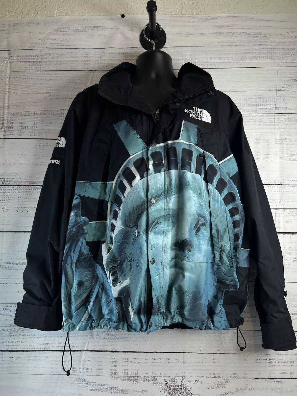 statue suprême de la liberté TNF la face nord parka taille XL vnds