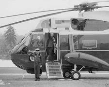 President Jimmy Carter waves and boards Marine One helicopter New 8x10 Photo